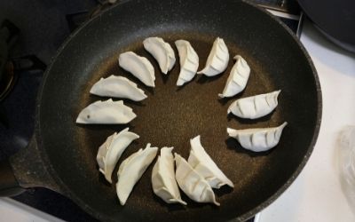 餃子の食べ方